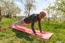 意甲：拉比奥特双响炮助米兰逆转科莫，紧追国际米兰